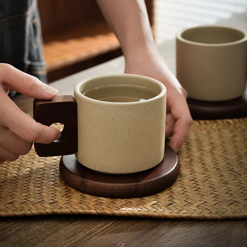 Bahari Mug - Sand-Colored Ceramic Mug with Wooden Handle and Plate | Ebora Home